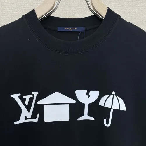 Replica Louis Vuitton LV T-Shirts Short Sleeved For Unisex #1477400 $52.00 USD for Wholesale