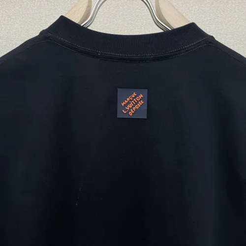 Replica Louis Vuitton LV T-Shirts Short Sleeved For Unisex #1477400 $52.00 USD for Wholesale