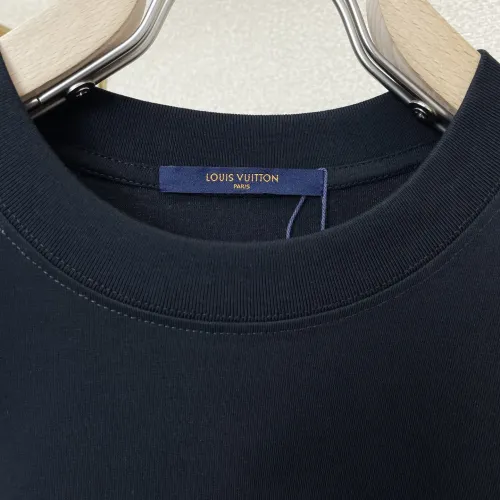 Replica Louis Vuitton LV T-Shirts Short Sleeved For Unisex #1477400 $52.00 USD for Wholesale