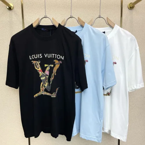 Replica Louis Vuitton LV T-Shirts Short Sleeved For Unisex #1477425 $72.00 USD for Wholesale