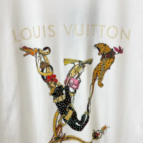 Replica Louis Vuitton LV T-Shirts Short Sleeved For Unisex #1477425 $72.00 USD for Wholesale