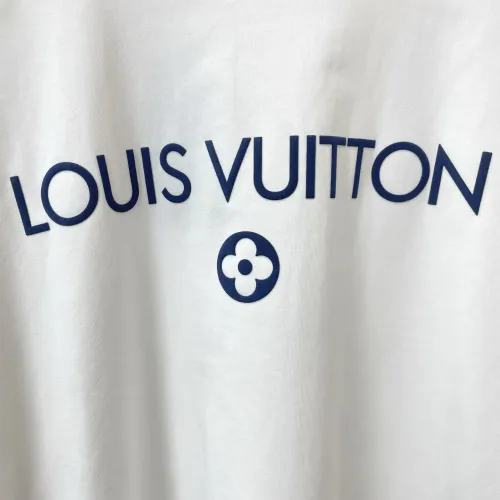 Replica Louis Vuitton LV T-Shirts Short Sleeved For Unisex #1477547 $52.00 USD for Wholesale