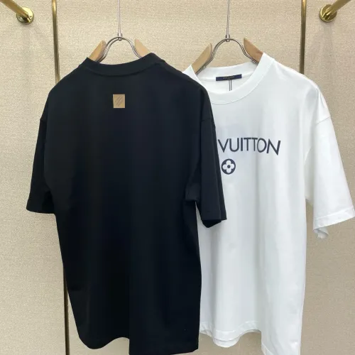 Replica Louis Vuitton LV T-Shirts Short Sleeved For Unisex #1477548 $52.00 USD for Wholesale