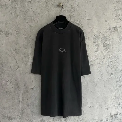 Wholesale Balenciaga T-Shirts Short Sleeved For Unisex #1478407 $40.00 USD, Wholesale Quality Replica Balenciaga T-Shirts