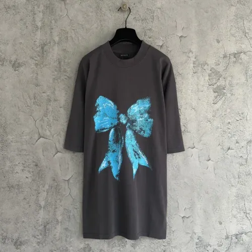 Wholesale Balenciaga T-Shirts Short Sleeved For Unisex #1478409 $41.00 USD, Wholesale Quality Replica Balenciaga T-Shirts
