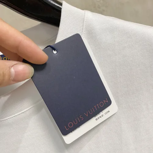 Replica Louis Vuitton LV T-Shirts Short Sleeved For Unisex #1480297 $52.00 USD for Wholesale