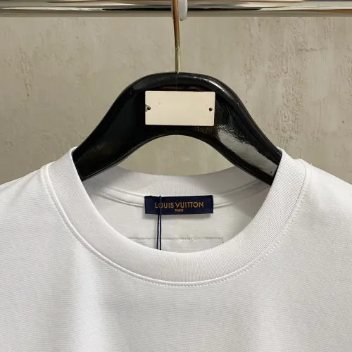 Replica Louis Vuitton LV T-Shirts Short Sleeved For Unisex #1480346 $52.00 USD for Wholesale