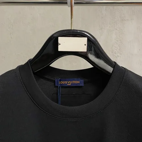 Replica Louis Vuitton LV T-Shirts Short Sleeved For Unisex #1480347 $52.00 USD for Wholesale