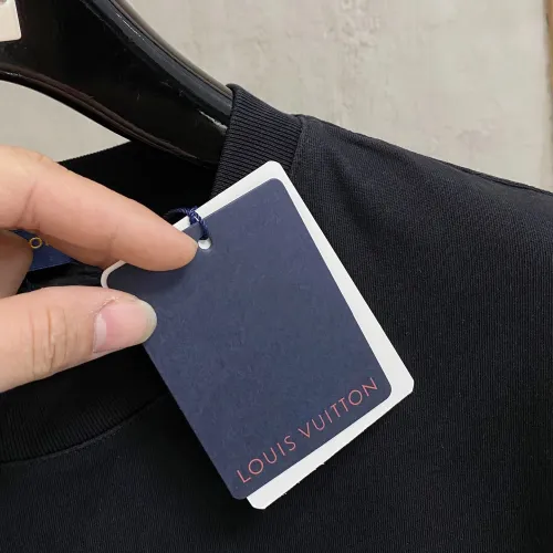 Replica Louis Vuitton LV T-Shirts Short Sleeved For Unisex #1480355 $56.00 USD for Wholesale