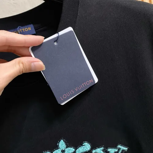 Replica Louis Vuitton LV T-Shirts Short Sleeved For Unisex #1480390 $56.00 USD for Wholesale
