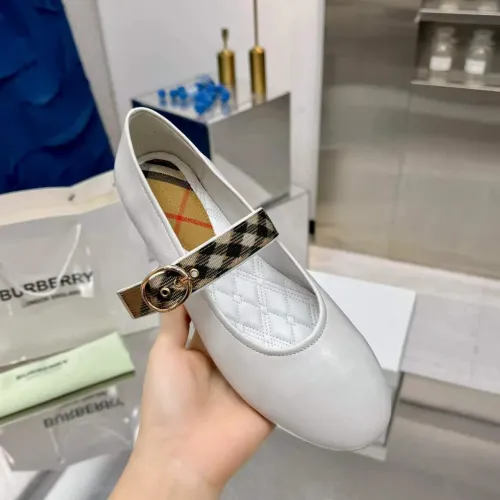 Replica Burberry Flat Shoes For Women #1482951 $85.00 USD for Wholesale