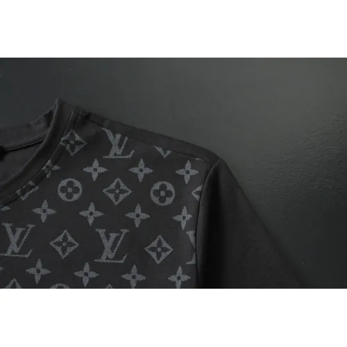 Replica Louis Vuitton LV T-Shirts Short Sleeved For Men #1483472 $29.00 USD for Wholesale