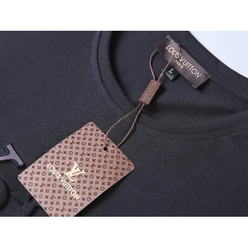 Replica Louis Vuitton LV T-Shirts Short Sleeved For Men #1483478 $29.00 USD for Wholesale