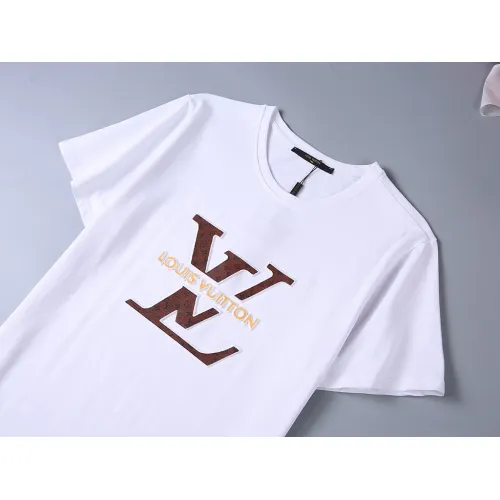 Replica Louis Vuitton LV T-Shirts Short Sleeved For Men #1483479 $29.00 USD for Wholesale