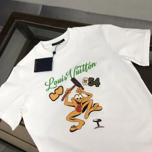 Replica Louis Vuitton LV T-Shirts Short Sleeved For Men #1484152 $45.00 USD for Wholesale