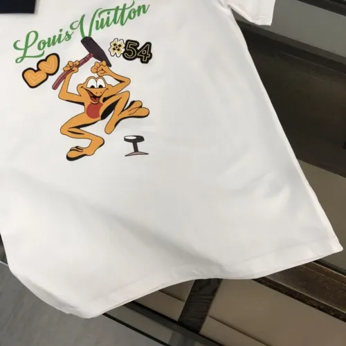 Replica Louis Vuitton LV T-Shirts Short Sleeved For Men #1484152 $45.00 USD for Wholesale