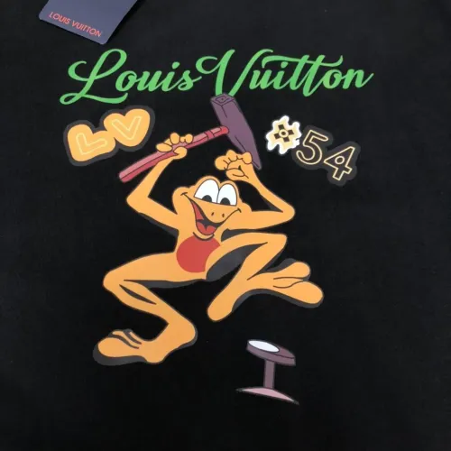 Replica Louis Vuitton LV T-Shirts Short Sleeved For Men #1484153 $45.00 USD for Wholesale