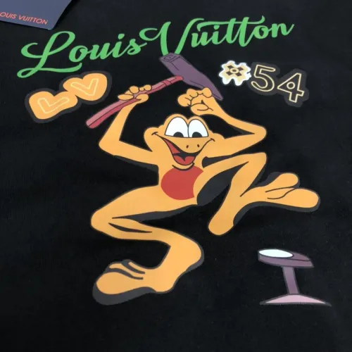 Replica Louis Vuitton LV T-Shirts Short Sleeved For Men #1484153 $45.00 USD for Wholesale