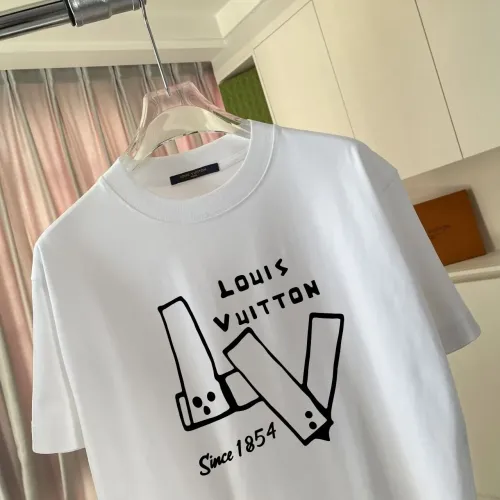 Replica Louis Vuitton LV T-Shirts Short Sleeved For Unisex #1484196 $42.00 USD for Wholesale