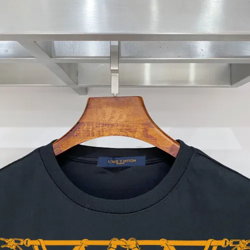 Replica Louis Vuitton LV T-Shirts Short Sleeved For Men #1484594 $39.00 USD for Wholesale