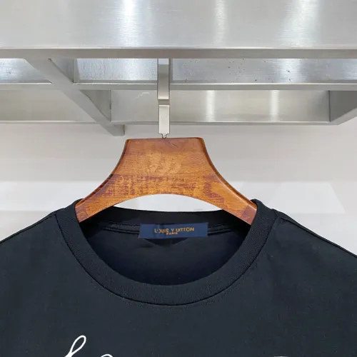 Replica Louis Vuitton LV T-Shirts Short Sleeved For Men #1484607 $39.00 USD for Wholesale