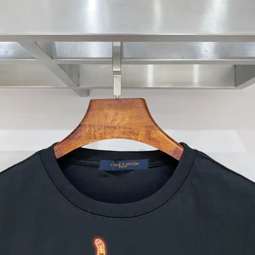 Replica Louis Vuitton LV T-Shirts Short Sleeved For Men #1484616 $39.00 USD for Wholesale