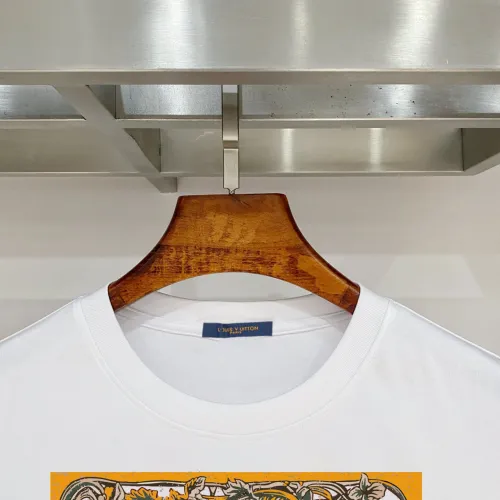 Replica Louis Vuitton LV T-Shirts Short Sleeved For Men #1484627 $39.00 USD for Wholesale