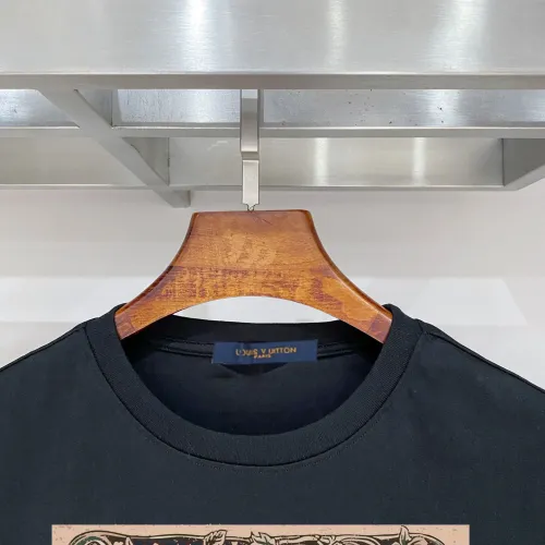 Replica Louis Vuitton LV T-Shirts Short Sleeved For Men #1484628 $39.00 USD for Wholesale