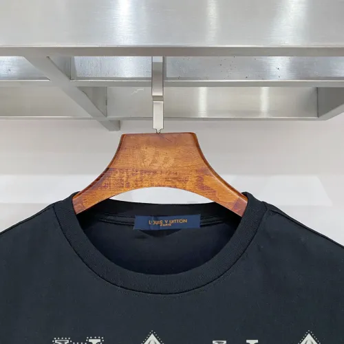 Replica Louis Vuitton LV T-Shirts Short Sleeved For Men #1484636 $39.00 USD for Wholesale