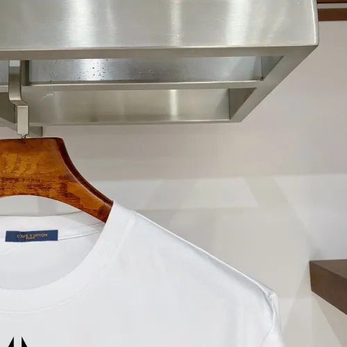 Replica Louis Vuitton LV T-Shirts Short Sleeved For Men #1484639 $39.00 USD for Wholesale