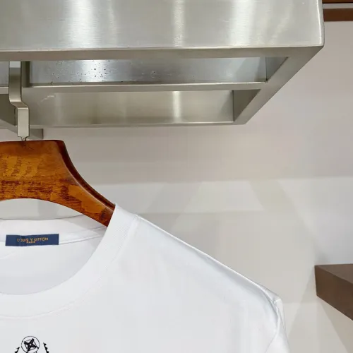 Replica Louis Vuitton LV T-Shirts Short Sleeved For Men #1484641 $39.00 USD for Wholesale