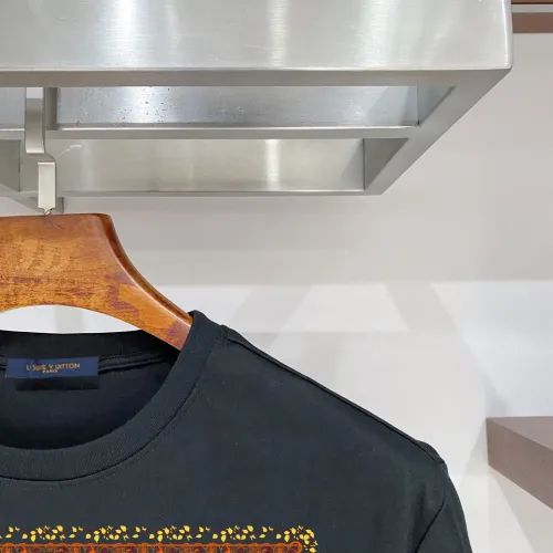 Replica Louis Vuitton LV T-Shirts Short Sleeved For Men #1484646 $39.00 USD for Wholesale