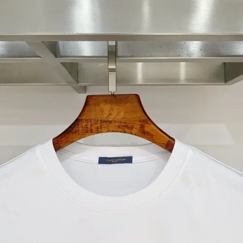 Replica Louis Vuitton LV T-Shirts Short Sleeved For Men #1484647 $39.00 USD for Wholesale