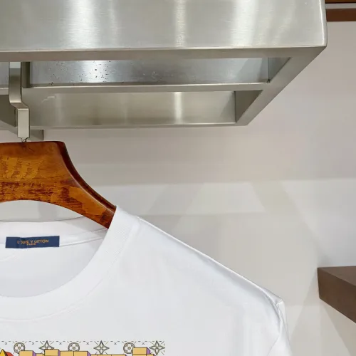 Replica Louis Vuitton LV T-Shirts Short Sleeved For Men #1484649 $39.00 USD for Wholesale