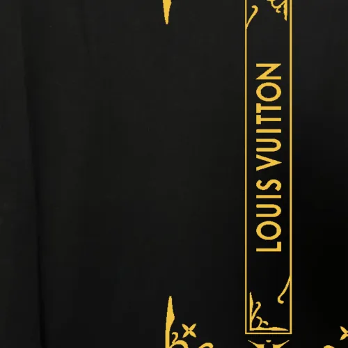 Replica Louis Vuitton LV T-Shirts Short Sleeved For Men #1484652 $39.00 USD for Wholesale