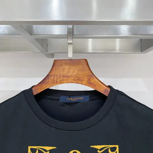 Replica Louis Vuitton LV T-Shirts Short Sleeved For Men #1484652 $39.00 USD for Wholesale