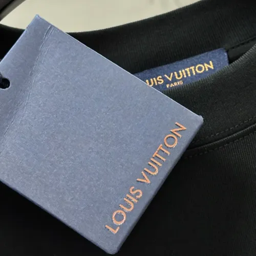 Replica Louis Vuitton LV T-Shirts Short Sleeved For Unisex #1484760 $60.00 USD for Wholesale